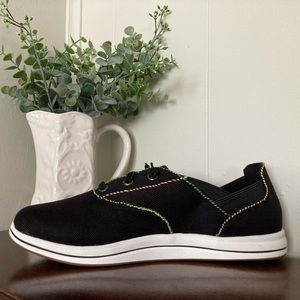 Clarks Breeze Ave embroidered shoes